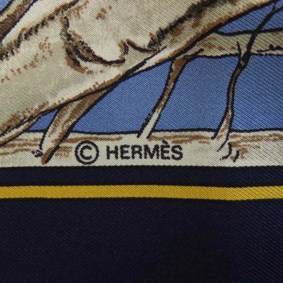 Hermès Carré 90 Forest Hunting Scarf Silk Muffler Women's HERMES - Picture 9 of 12